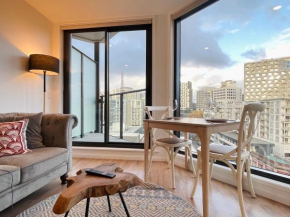 CBD High-rise beautiful View apartment